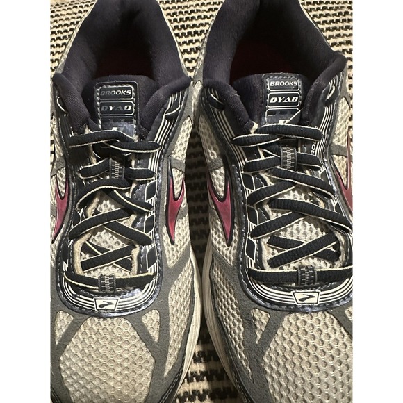 Brooks Dyad 8 Womens Sz 7.5 Navy White Pink Mesh Lace Up Athletic Running Shoes - Picture 9 of 11